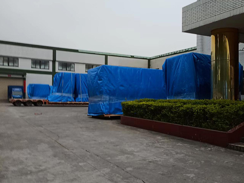 東莞(wǎn)某公司(sī)重型設(she)備防雨(yu)真空木(mù)箱